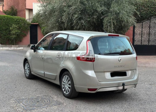 Renault Scenic Diesel Manuelle 2010 à Marrakech