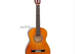 غيتار كلاسيكي فالنسيا كالجديد