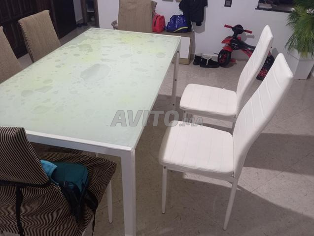 Salle à manger en bon état. Avec 6 chaises. - 2