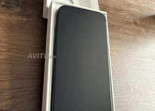 iPhone 16 pro noir batterie 100 garantie