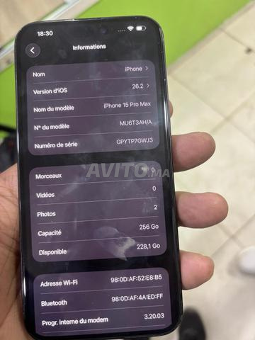 15pro max 256G btre87nadi ba9i jdid - 2
