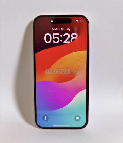 Iphone 15 normal noir 128 gb comme neuf