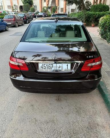 Mercedes-Benz 250 Diesel Automatique 2011 à Rabat - 2