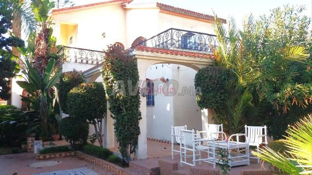 بيع فيلا 6 غرف بمساحة 574 متر مربع في المحمدية