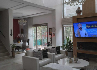 Vente Villa 10 pièces de 360 m2 à Bouskoura