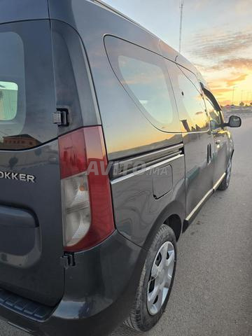 داسيا دوكر ديزل يدوي 2016 في Er-Rissani - 2