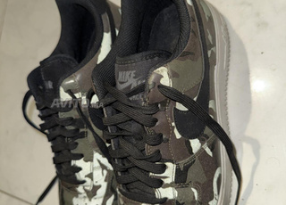 Nike Air Force 1 édition limitée camo 41,5