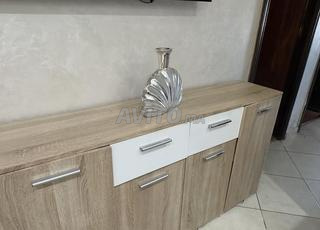 📺 عاجل | مبل تلفاز أنيق مع بلاكار وطاولة