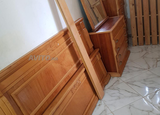 Chambre à coucher en bois Litr بق neuve sans Marrio