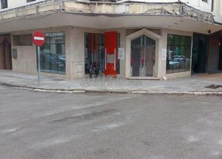 محل تجاري بالقرب من القنصلية