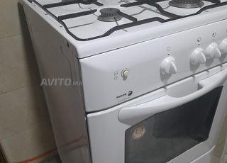 CUISINIERE A VENDRE