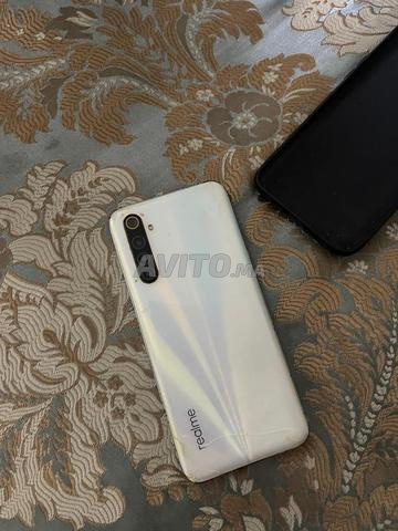 Téléphone de type realme 6