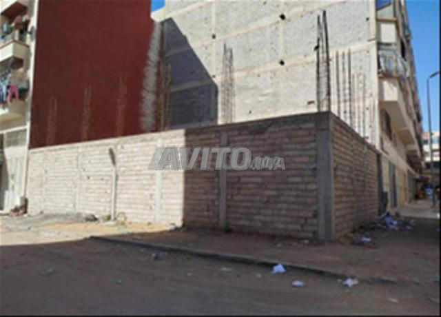 مبنى La cave أرض 160 متر للبيع مع