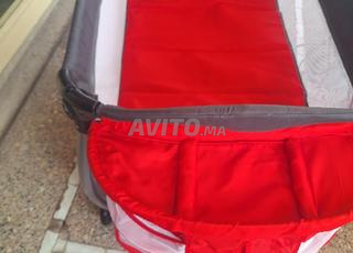 lit bébé de voyage 2 en 1 avec table a langer