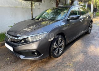 Honda civic 2021 excellent état