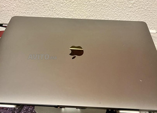 MacBook Pro 15” Touch Bar