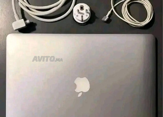 MacBook 2015 pro Ritina i5 Ram 8 Disc 256 SSD