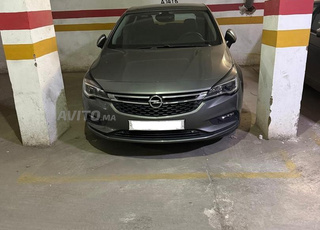 Opel Astra Diesel Automatique 2019 à Casablanca
