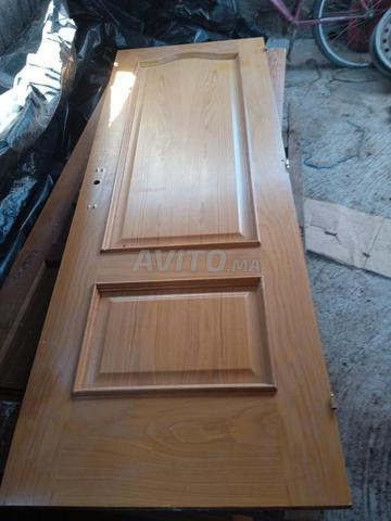 Neuf portes à vendre en bon état