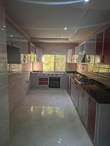 طابق في فيلا حر//البستان