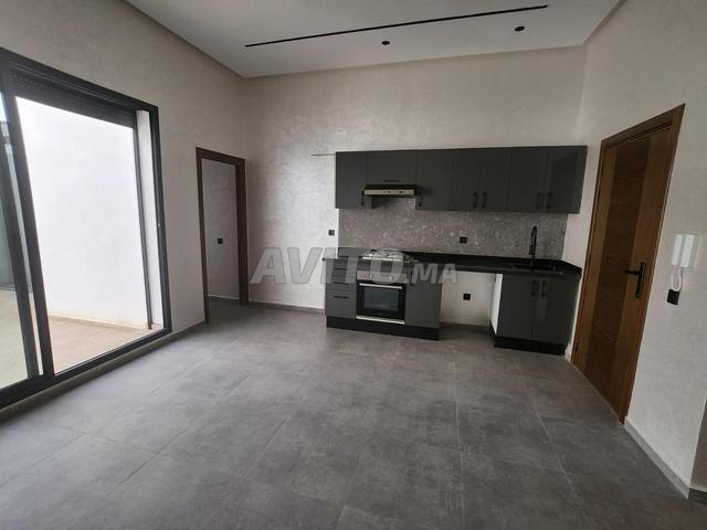 استوديو جديد فاخر فارغ للإيجار - 2