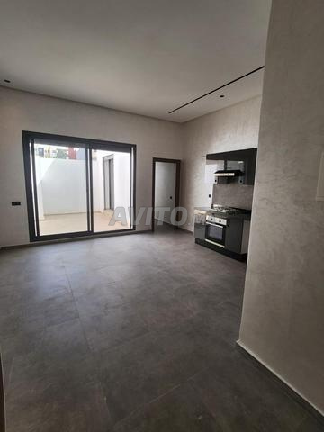 Studio NEUF luxueux vide à louer