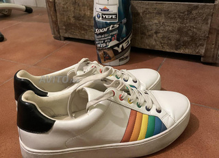 Michael Kors – Keaton Rainbow Stripe Leather