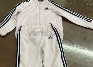 Vêtements pour fille 3-4 ans le tout à 150 dh