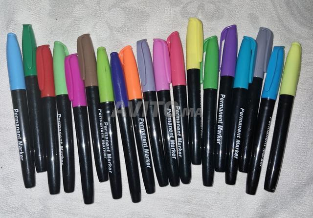 Crayons de couleur cire, bois et feutres