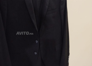 بدلة بحالة جيدة جدا للبيع مقاس 48