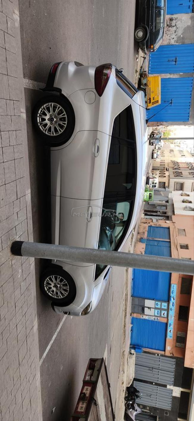 سيارة ممتازة