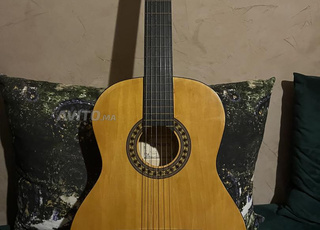 Guitare neuve avec housse