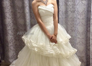 Collection de 22 robes de mariée haut de gamme