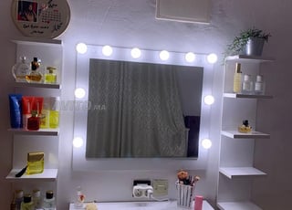 كوافوز أنيق كيمشي بالبولات ديالو بمجر سكة