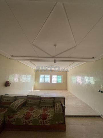 شقة طريق عين الشقف