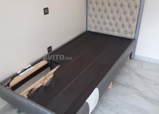 Lit 1 place (en bois avec tête de lit)