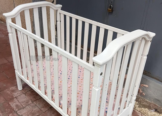 Lit Bébé 4 Niveau avec Matla Médical