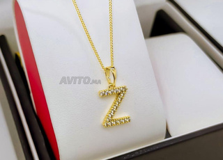 Colliers avec lettres dorées, une élégance qui parle de vous