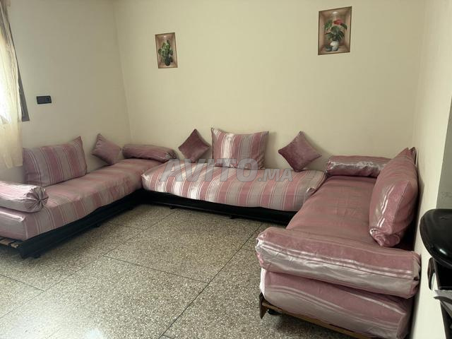 صالون مغربي بحالة جيدة جدا للبيع