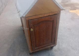 Maison pour chiens à vendre...