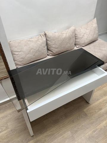 مكتب بحالة جيدة من MDF - مثالي للمكياج أو الدراسة