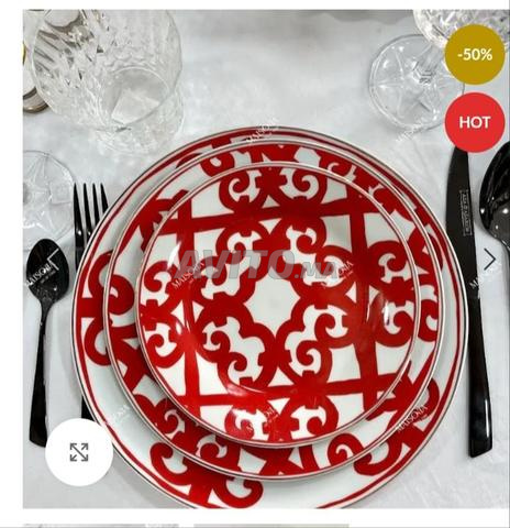 صحون Hermes 36 pièce في الوان رائعة