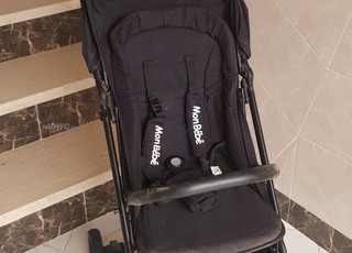 عربة أطفال قابلة للطي في حالة جيدة