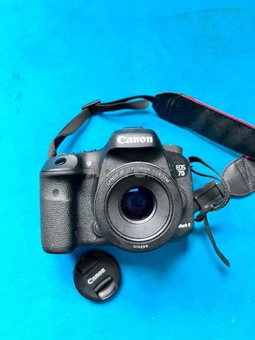 Canon EOS 7D Mark II و 50mm f 1.8 STM