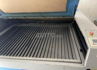 آلة النقش والقطع بالليزر 1600x1200 مم