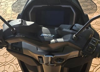 VENDS SCOOTER PIAGGIO MP3 530 COMME NEUF