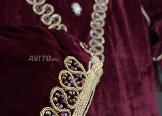 Caftan neuf couleur Bordeau
