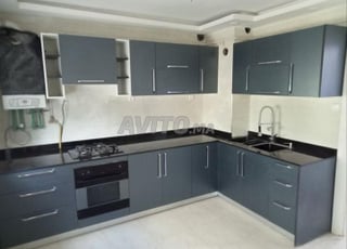 Cuisine moderne en MDF esthétique et fonctionnelle