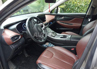 Hyundai Santa Fe Diesel Automatique 2024 à Tanger