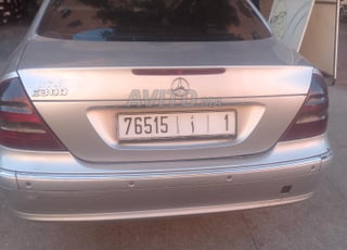 Modèle 2002 automatique Bonne état